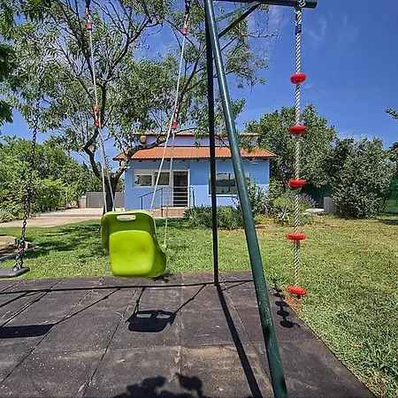 Dom wakacyjny House With Private Garden